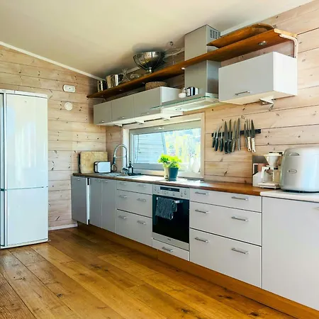 Architect-designed With Sea View Дом отдыха Hommersak