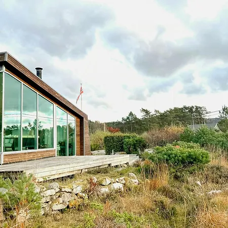 Дом отдыха Architect-designed With Sea View