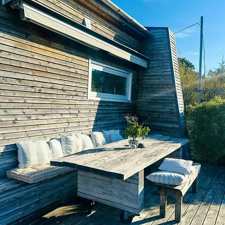 펜션 Architect-designed With Sea View Hommersåk